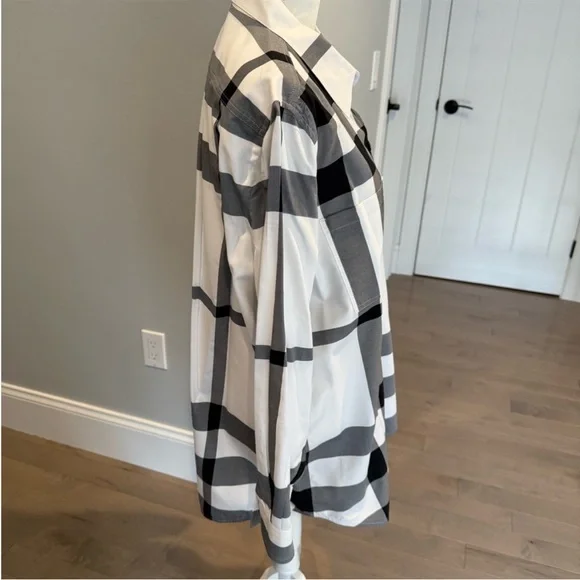 Burberry Black and White Casual Button Down Shirt